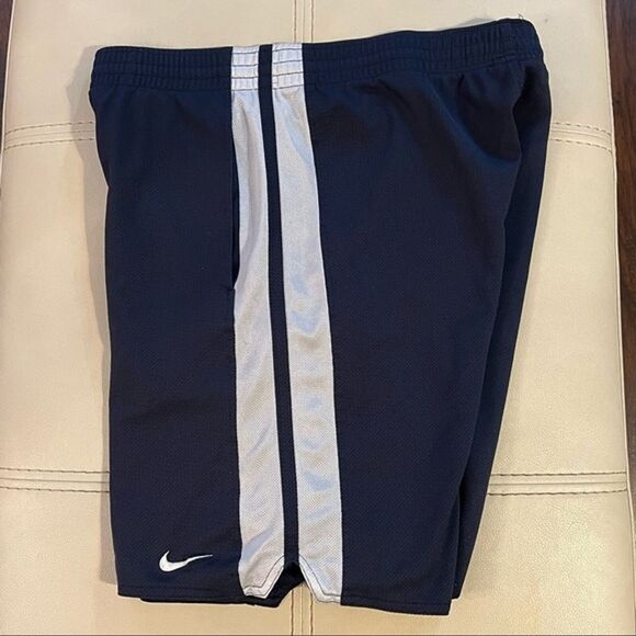 Nike Vintage Navy Basketball Shorts Size: L - Picture 2 of 9